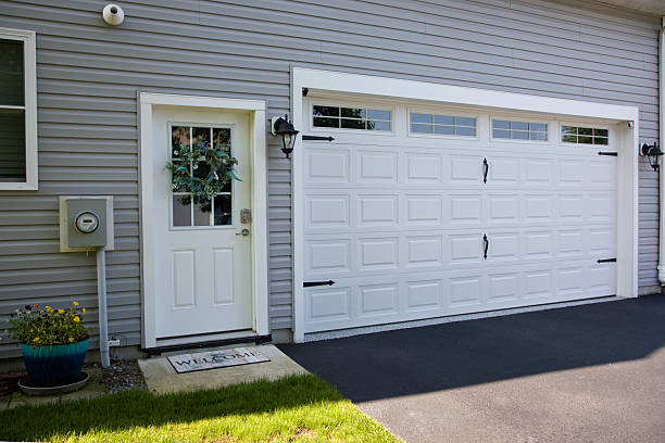 24/7 Emergency Garage Door Roller Replacement experts in Crainville, IL